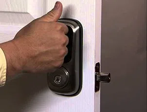 Lock Locksmith Tech Arlington, TX 817-357-4862 - 24-7-locksmith-key-service
